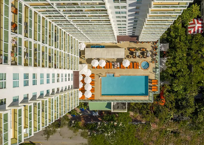 Hotels near Douglas Road in Miami