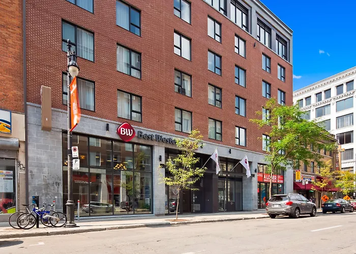 Hotels near Papineau in Montreal