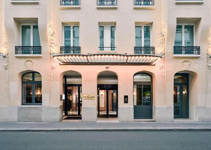 Hotels near Hotel de Ville in Paris