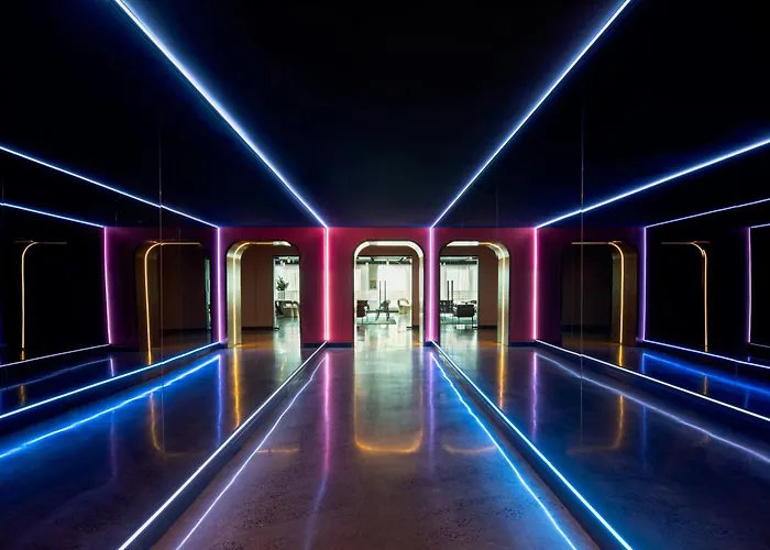 Moxy Montreal Downtown