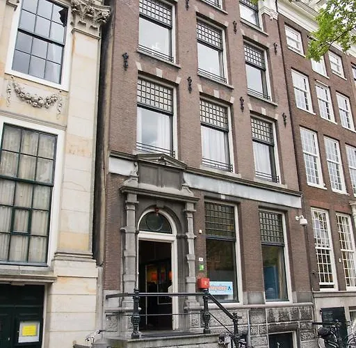 Hotels near Weesperplein in Amsterdam